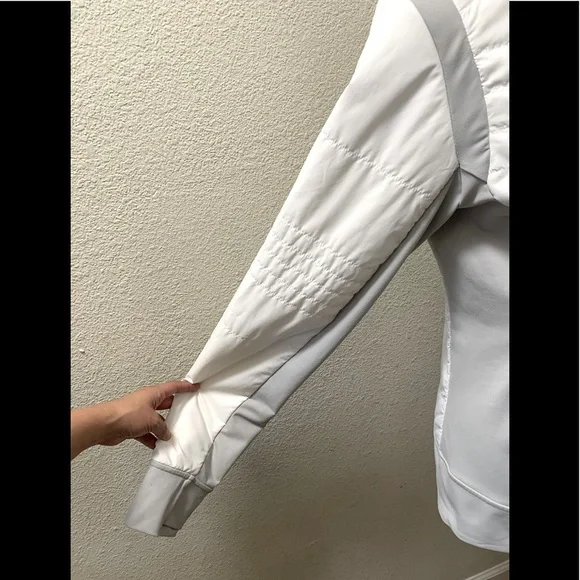 Brooks Cascadia Thermal Jacket In White - Picture 4 of 9